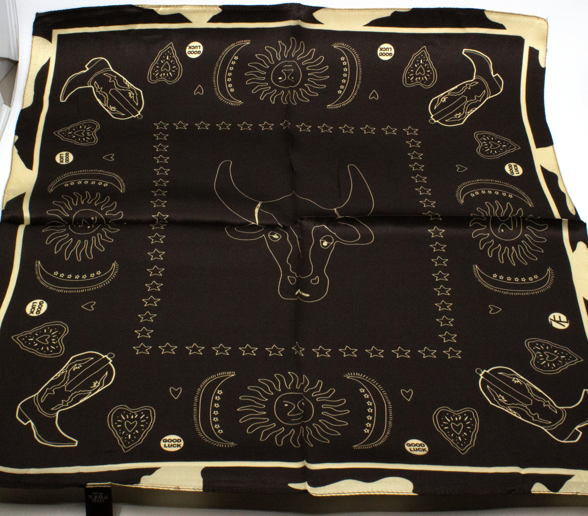 Modern Cowboy Sidensjal 50x50cm Brun