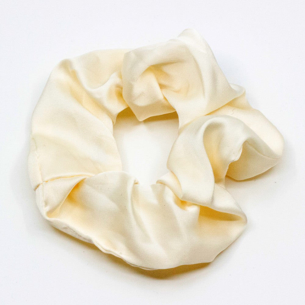 Satin Scrunchie Vit Creme