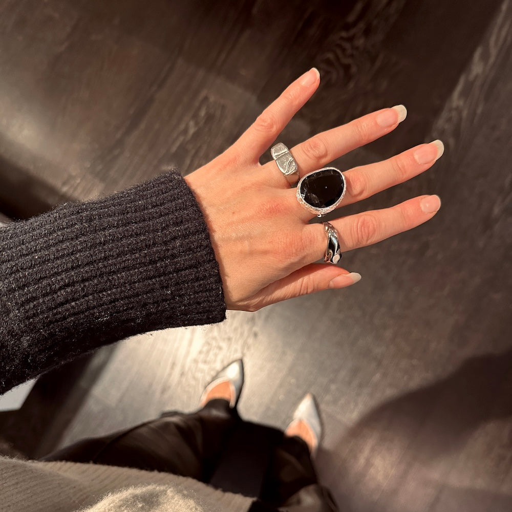 Omikron Big Ring Silver Svart