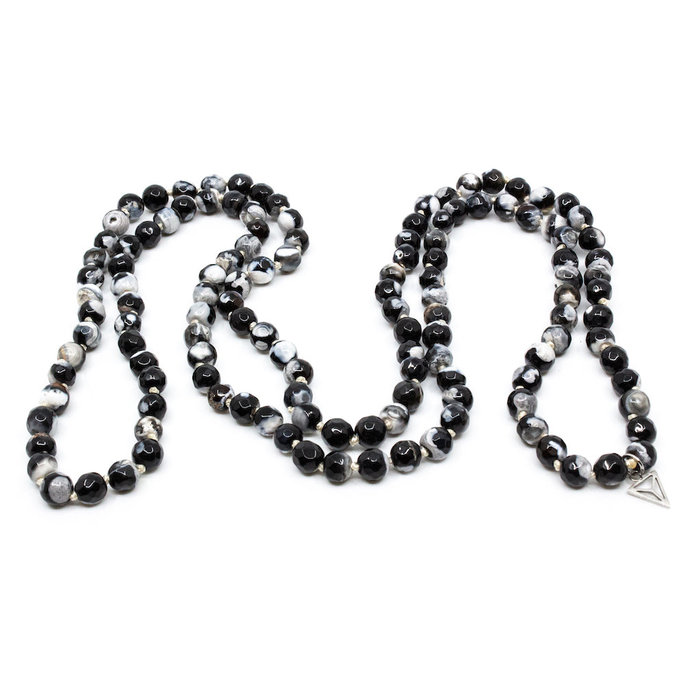 Single Black Fire Agate Halsband