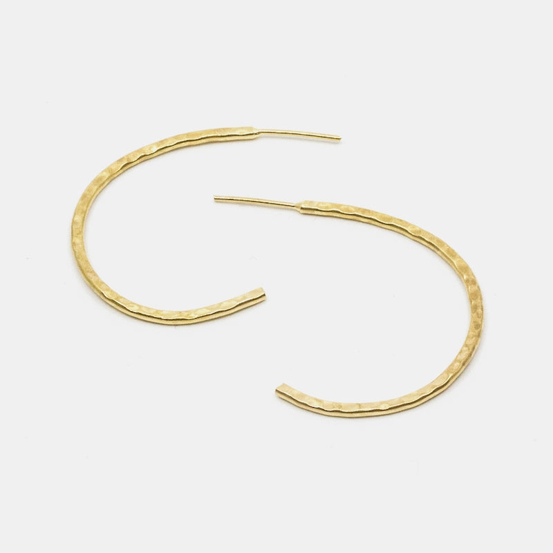 Theta Örhänge Guld Guld